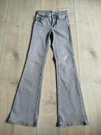 Zo goed als nieuwe grijze flared spijkerbroek van Only XS/30, Only, Ophalen of Verzenden, Zo goed als nieuw, W28 - W29 (confectie 36)