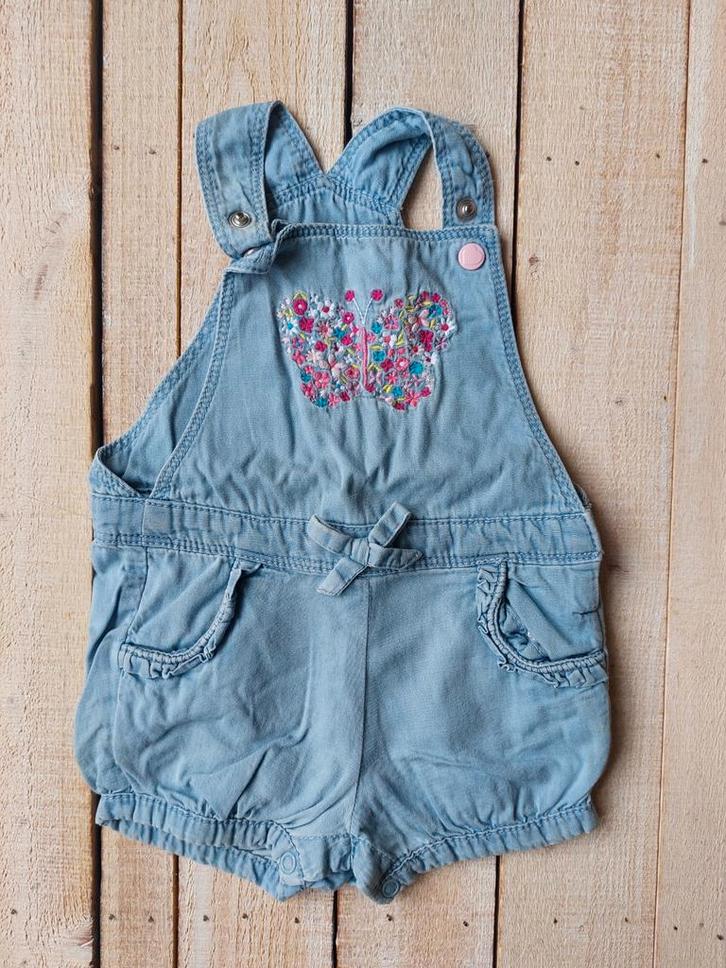 C&A spijker tuinbroekje maat 68 met vlinder, Kinderen en Baby's, Babykleding | Maat 68, Zo goed als nieuw, Meisje, Pakje, Verzenden
