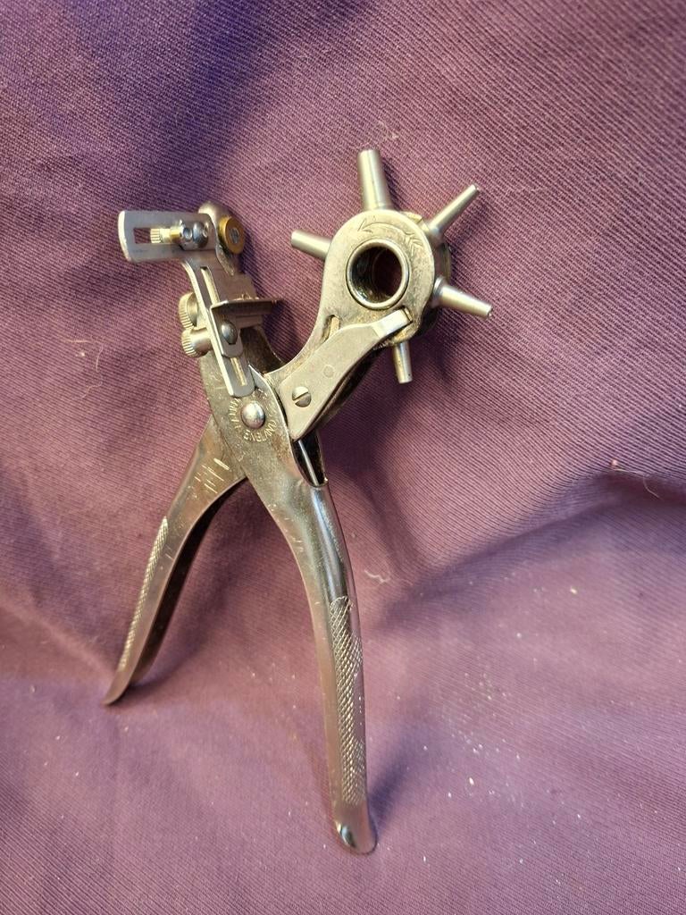 Unieke Vintage Revolvertang Maun Industries stelbare houder, Ophalen of Verzenden