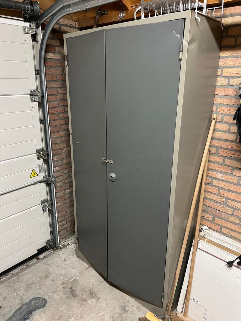 Metalen kast | Gratis af te halen, Ophalen of Verzenden, Gebruikt