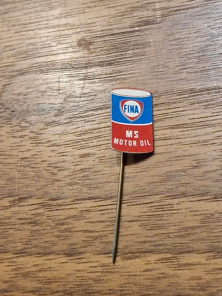 252 Fina MS Motor Oil Speldje, Verzamelen, Ophalen of Verzenden, Gebruikt, Merk, Speldje of Pin