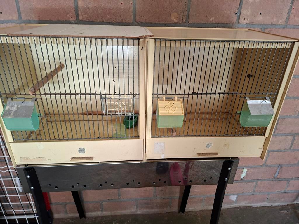 Kweekkooi tekoop, Dieren en Toebehoren, Vogels | Hokken en Kooien, Ophalen of Verzenden, Kunststof, Broedkooi of Kweekkooi