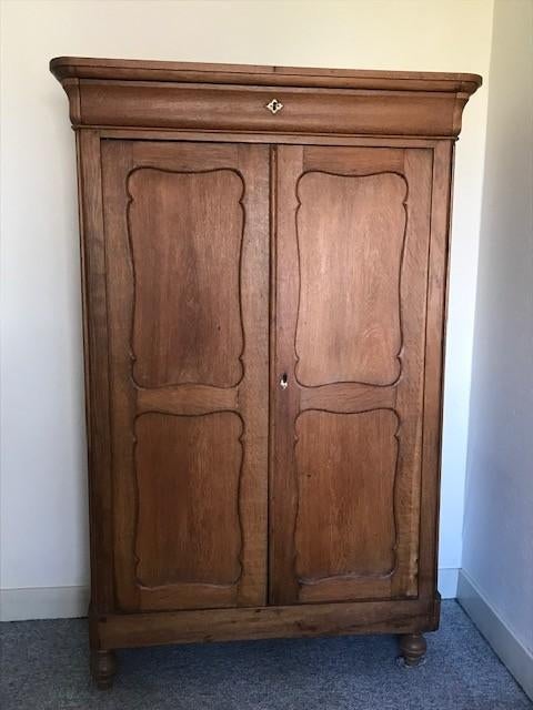 Karaktervolle, antieke kast van massief eiken, Ophalen