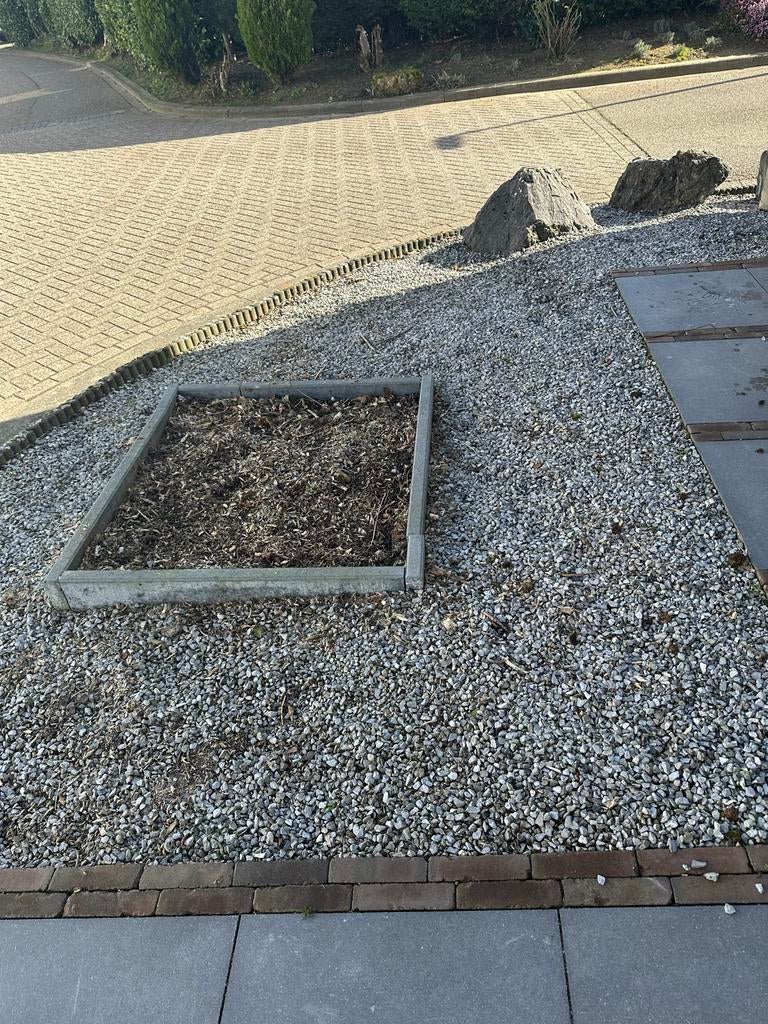 Gratis grind ophalen - 25m2 beschikbaar, Ophalen of Verzenden, Gebruikt, Grijs, Grind