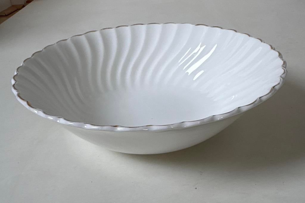 Wedgwood Gold Chelsea schaal (doorsnee 21 cm), Gebruikt, Ophalen of Verzenden, Schaal of Schalen, Wedgwood