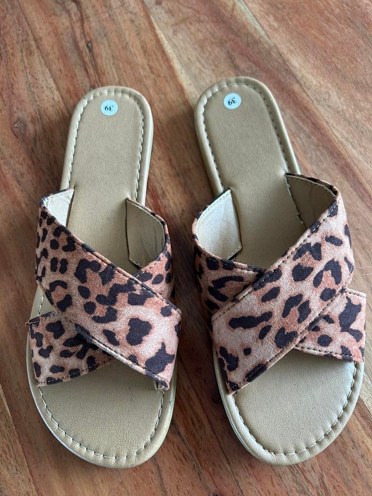 Slippers panterprint maat 39 nieuw, Slippers, Bruin, Nieuw, Ophalen of Verzenden