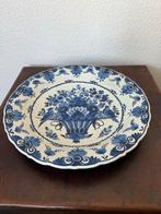 Delfts blauw wandbord met bloemen en vogels, Antiek en Kunst, Ophalen