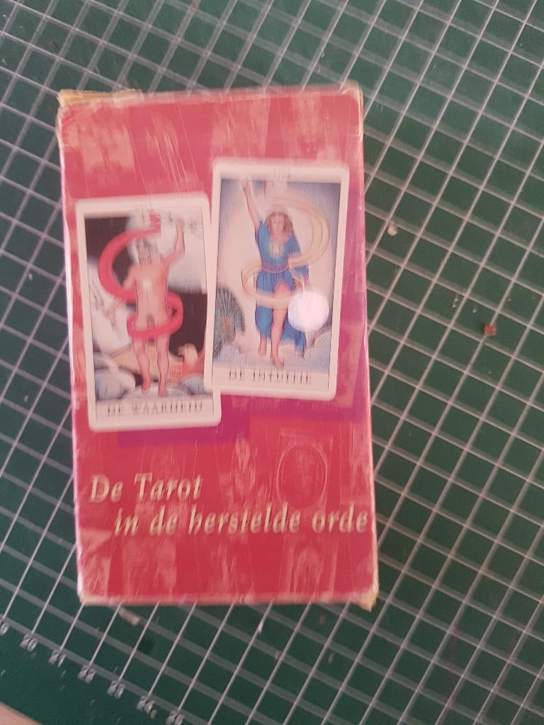 Tarot kaarten sets – netjes onderhouden & compleet, Boeken, Esoterie en Spiritualiteit, Zo goed als nieuw, Overige typen, Tarot of Kaarten leggen