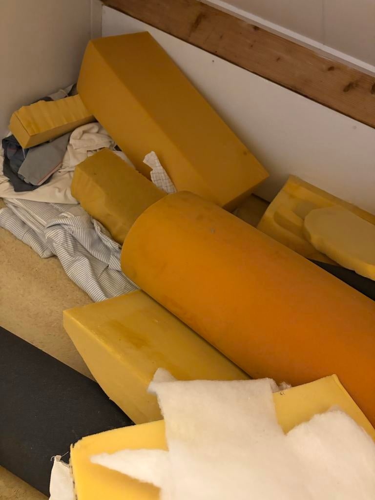 Partij schuimrubber - ideaal voor stoffering en knutselen, Ophalen, Gebruikt, Meerkleurig, Overige materialen