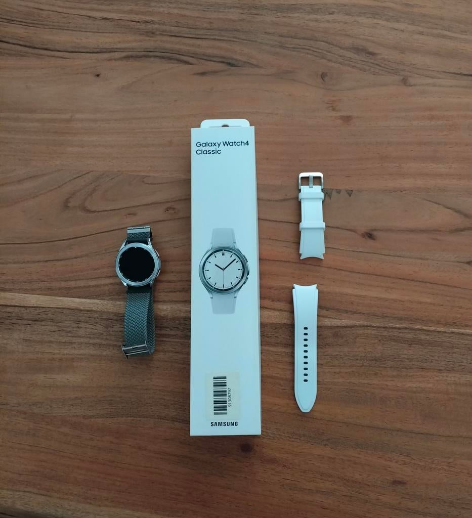 Samsung Galaxy Watch4 Classic, Sieraden, Tassen en Uiterlijk, Smartwatches, Zo goed als nieuw, Android, Zwart, Ophalen of Verzenden