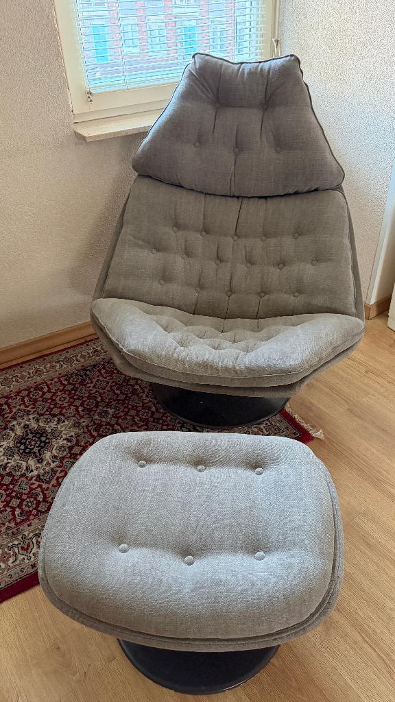 Artifort F588 draaistoel en hocker, Huis en Inrichting, Fauteuils, Ophalen, Overige materialen, Gebruikt, 125 tot 150 cm