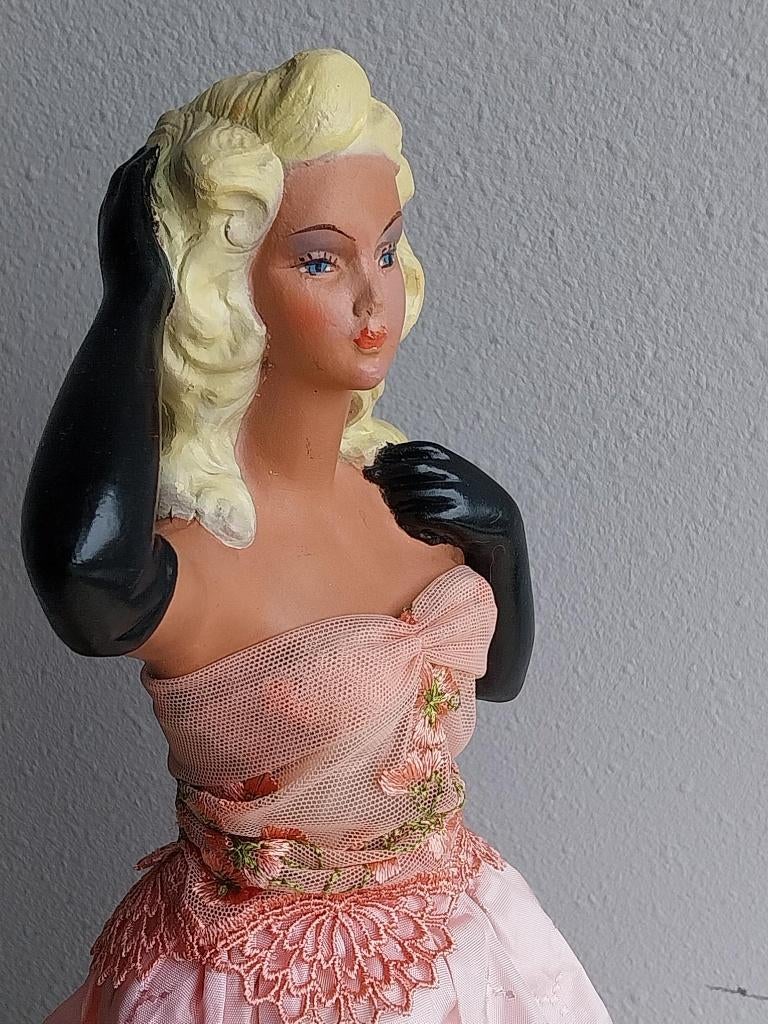 Vintage etalagepop halfpop dame gips op standaard jaren 40, Ophalen of Verzenden, Gebruikt, Pop
