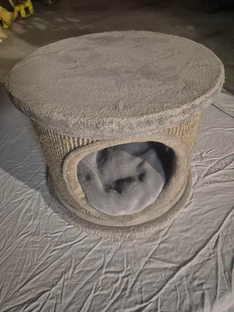 Krabpaal/krabton zgan met kussen onze kat gebruikt hem niet, Ophalen of Verzenden, Zo goed als nieuw