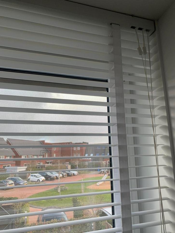 Horizontale aluminium jaloezieën wit, Huis en Inrichting, Stoffering | Gordijnen en Lamellen, Zo goed als nieuw, 200 cm of meer