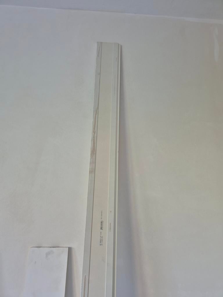 Witte MDF plint 12 x +/- 240 cm, Ophalen