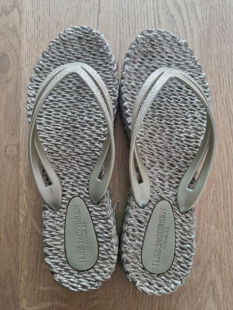 Ilse Jacobsen slipper. Goud. Maat 38., Kleding | Dames, Slippers, Overige kleuren, Ophalen of Verzenden, Ilse Jacobsen