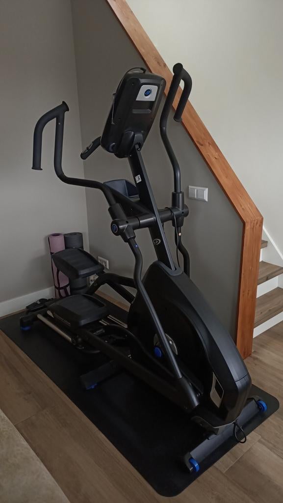 Nautilus E628 crosstrainer, Ophalen, Zo goed als nieuw, Crosstrainer