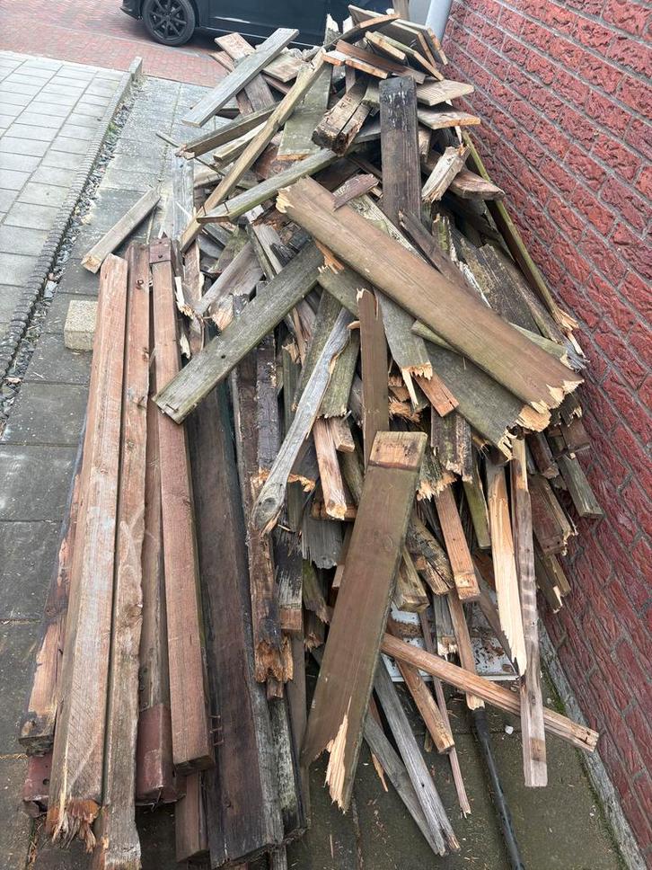 Gratis hout op te halen - Ideaal voor brandhout of projecten, Doe-het-zelf en Verbouw, Hout en Planken, Gebruikt, Overige typen