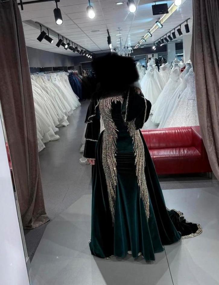 Bindalli/Kinalik Hennajurk Yesil Emerald Groen met Kroon, Kleding | Dames, Trouwkleding en Trouwaccessoires, Zo goed als nieuw