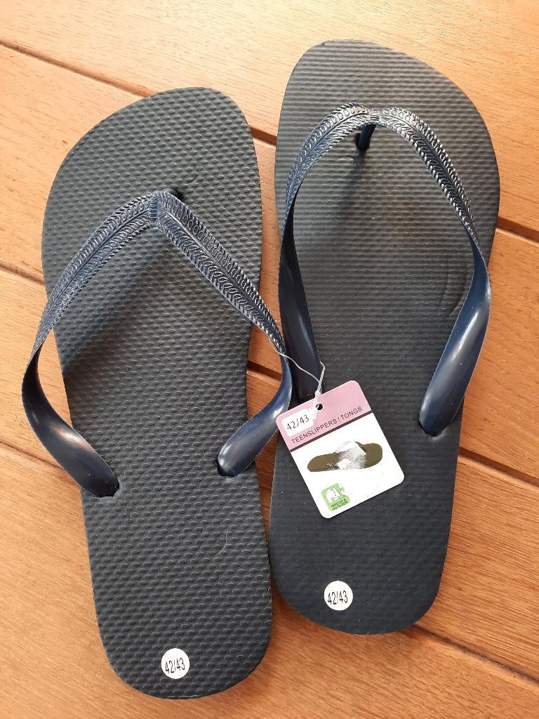 Teenslippers donker blauw - maat 42/43 - flip flops slippers, Kleding | Dames, Schoenen, Ophalen of Verzenden, Nieuw, Blauw