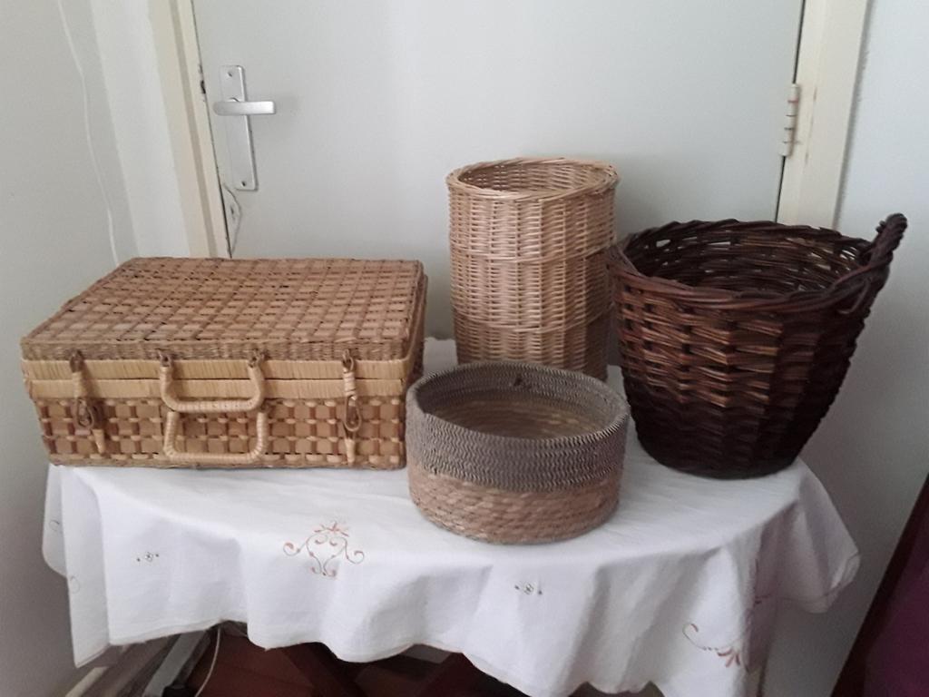 Rieten manden, Huis en Inrichting, Woonaccessoires | Schalen en Manden, Ophalen, Rond, Riet