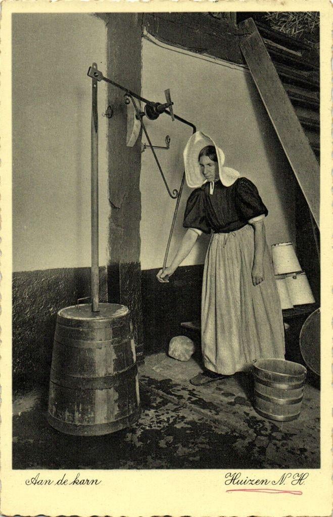 Aan de Karn - Huizen N.H. - Klederdracht - 1936 gelopen, Verzenden, 1920 tot 1940, Gelopen, Noord-Holland