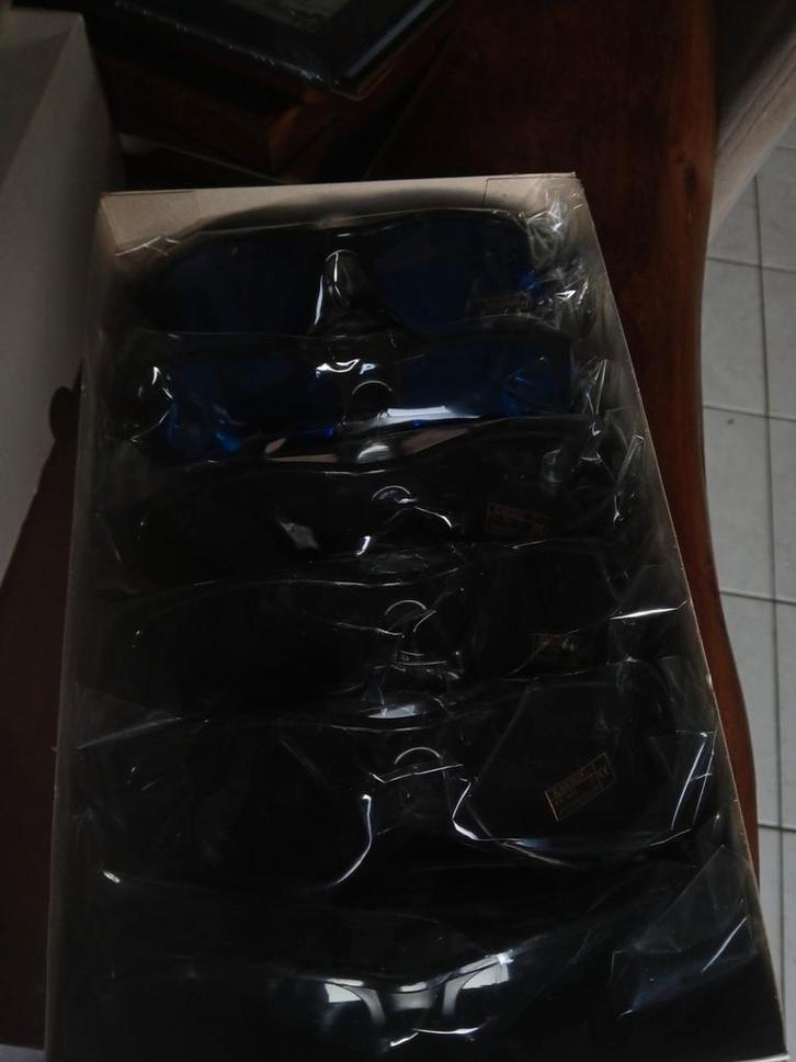 55 Nieuwe Zonnebrillen in 5 Doosjes - Totaal 55 brillen, Sieraden, Tassen en Uiterlijk, Zonnebrillen en Brillen | Dames, Nieuw