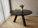 Woood Rhonda eettafel rond 130cm zwartnight, Huis en Inrichting, Tafels | Eettafels, Ophalen, Zo goed als nieuw, Rond, 100 tot 150 cm