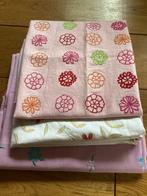 3 lapjes met bloemetjes, lila,  oud roze en wit, Nieuw, Ophalen of Verzenden, 30 tot 120 cm, Katoen