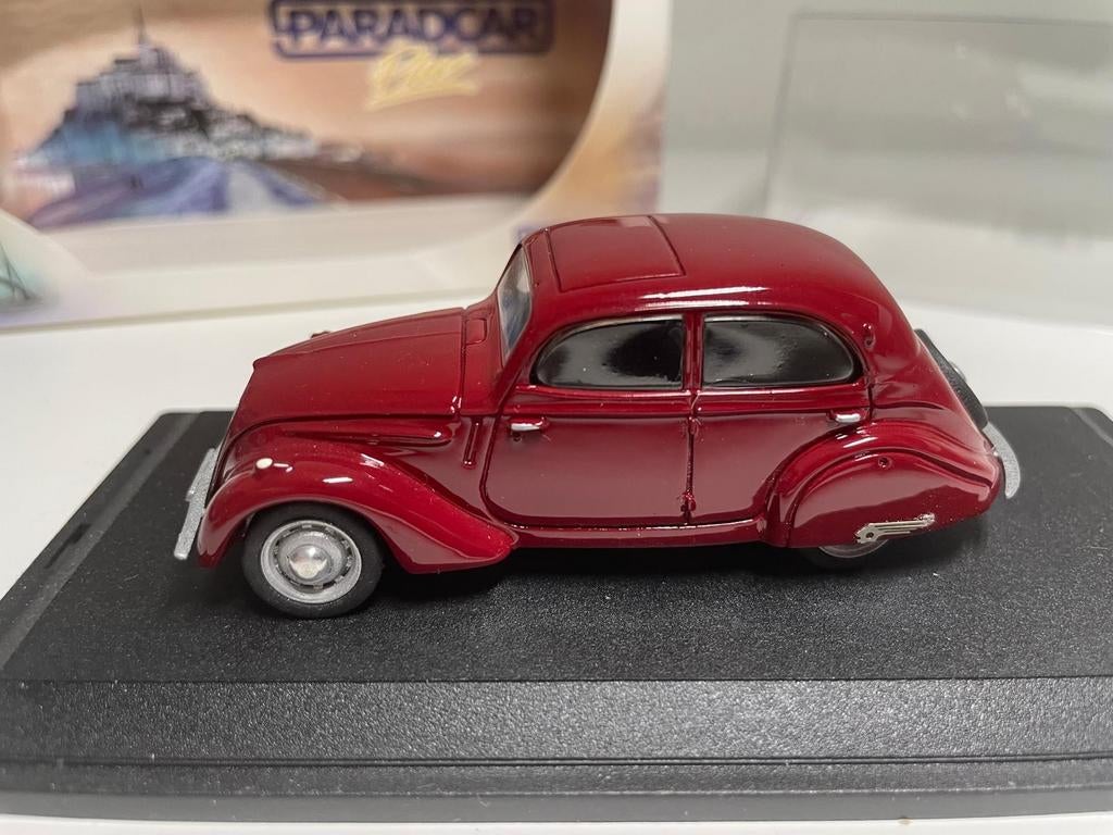 LK681 PARADCAR 085 1/43 1:43 Voiture Peugeot 202 berline 1938