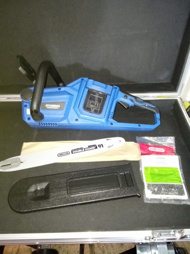 Nieuwe Hyundai Accu Kettingzaag 40V (2x20V) - Zonder accu, Ophalen of Verzenden