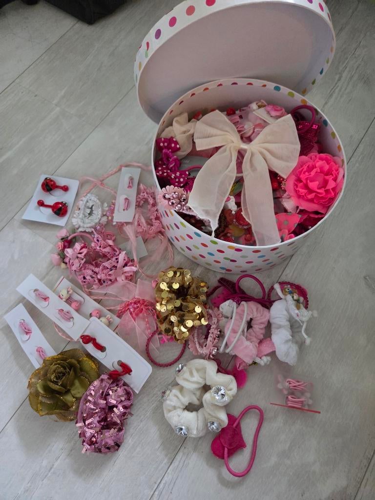 Bak vol met haaraccessoires, Ophalen of Verzenden, Zo goed als nieuw