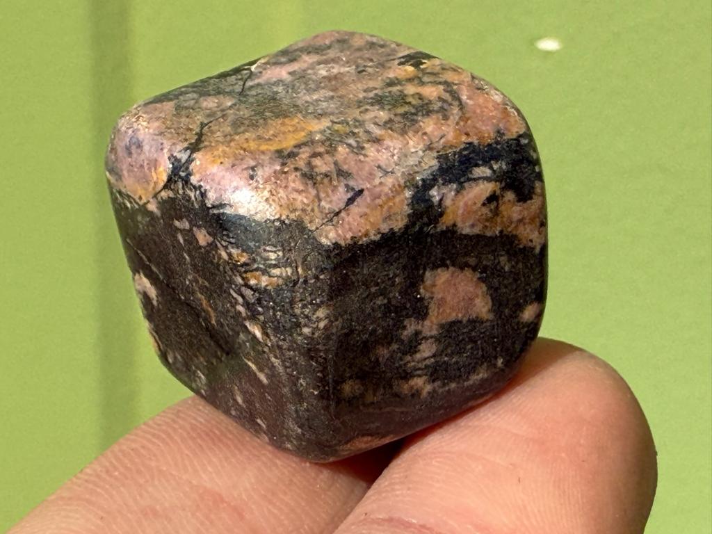 Rhodoniet broekzaksteen trommelsteen mineralen, Ophalen, Mineraal