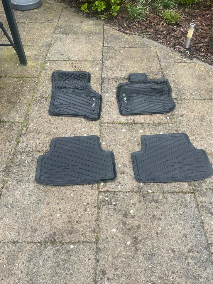 Super Mooie Rubberen vloermatten VW Golf 8 Var MHEV, Auto diversen, Automatten, Gebruikt, Ophalen of Verzenden
