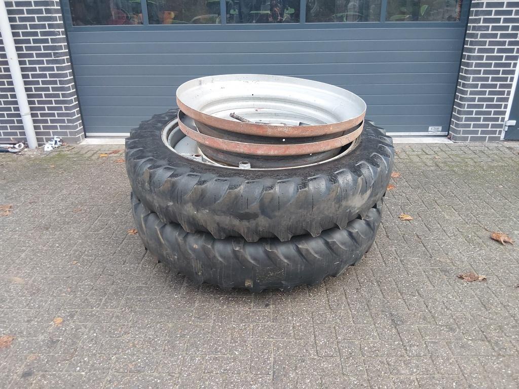 Dubbellucht 13.6 R48 met Verloopring naar R38 Inch., Zakelijke goederen, Agrarisch | Onderdelen | Banden, Velgen en Assen