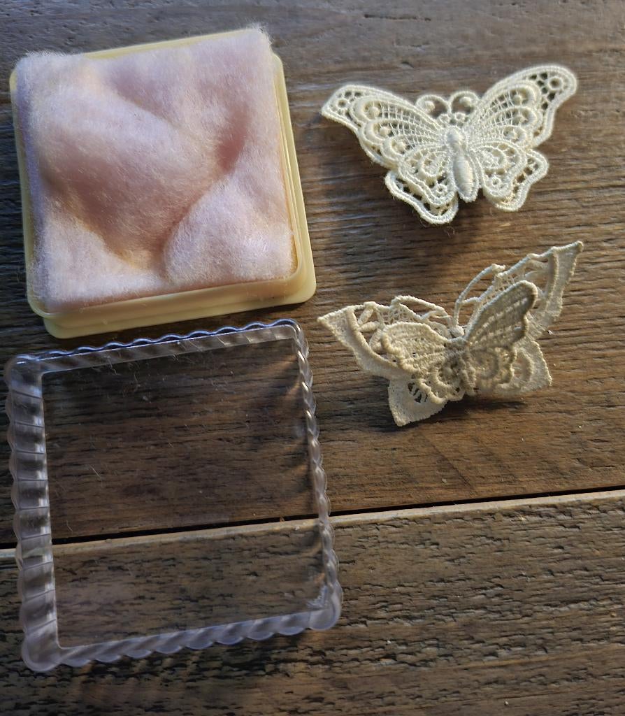 Vlinders corsage/broche handwerk Brugse kant, Antiek en Kunst, Ophalen of Verzenden