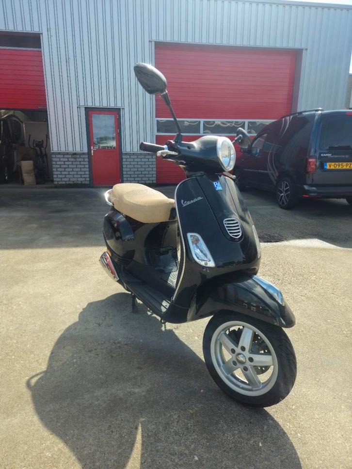 Vespa lx50 4v, start niet., Fietsen en Brommers, Scooters | Vespa, Gebruikt, Vespa LX, Maximaal 45 km/u, Benzine, Ophalen