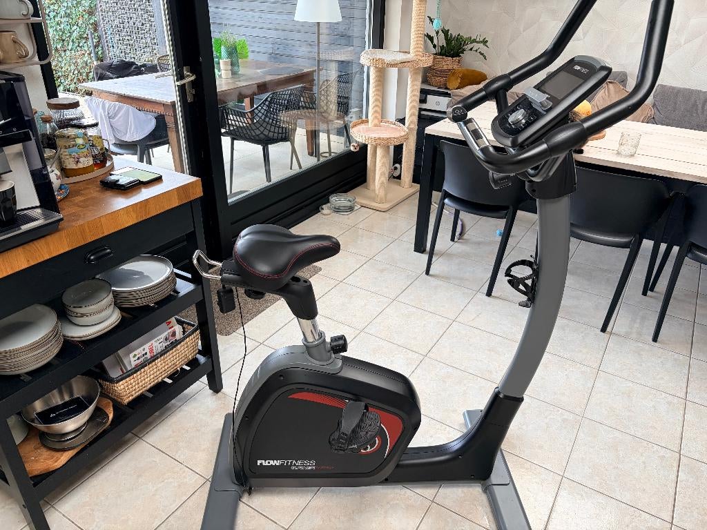 Flow Fitness Turner DHT2500i Hometrainer, Ophalen, Zo goed als nieuw, Metaal, Benen
