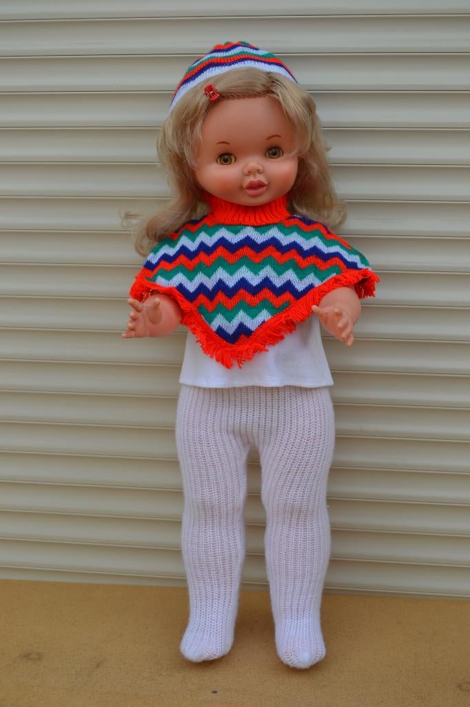 Mooie grote Famosa looppop met originele kleding NR 8601, Verzamelen, Poppen, Ophalen of Verzenden, Zo goed als nieuw, Pop