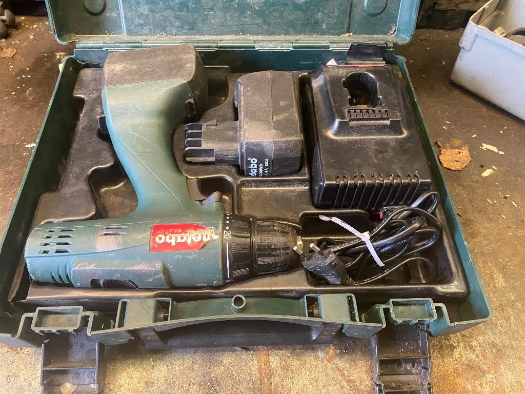 accuboor metabo, Gebruikt, Variabele snelheid, Ophalen of Verzenden, Boor- en Schroefmachine
