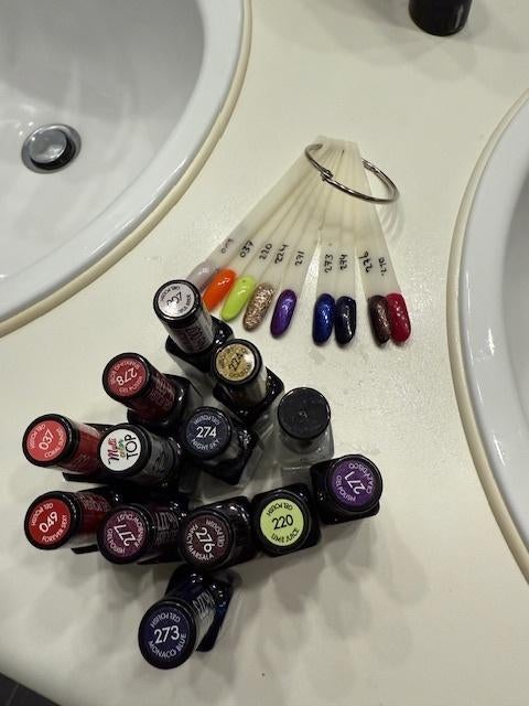 Victoria Vynn gepolish incl displays, Ophalen of Verzenden, Gebruikt, Handen en Nagels, Toebehoren