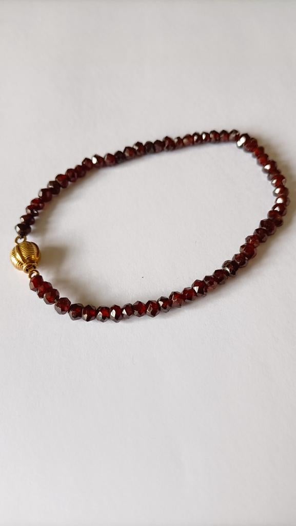 Oude armband Granaat met Gouden Slotje, 14krt, Sieraden, Tassen en Uiterlijk, Antieke sieraden, Verzenden, Goud, Armband, Met edelsteen