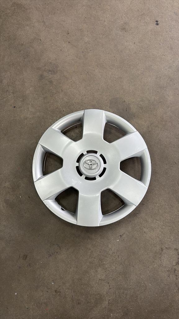 1x Toyota Wieldop 14 inch Aygo, Auto diversen, Wieldoppen, Ophalen of Verzenden, Zo goed als nieuw