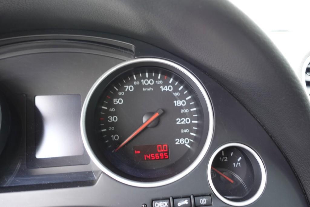 Audi A4 2.4 V6 EXCLUSIVE 6 cil YOUNG TIMER OOK IN 2027, Auto's, Gebruikt, Cabriolet, A4, Zwart