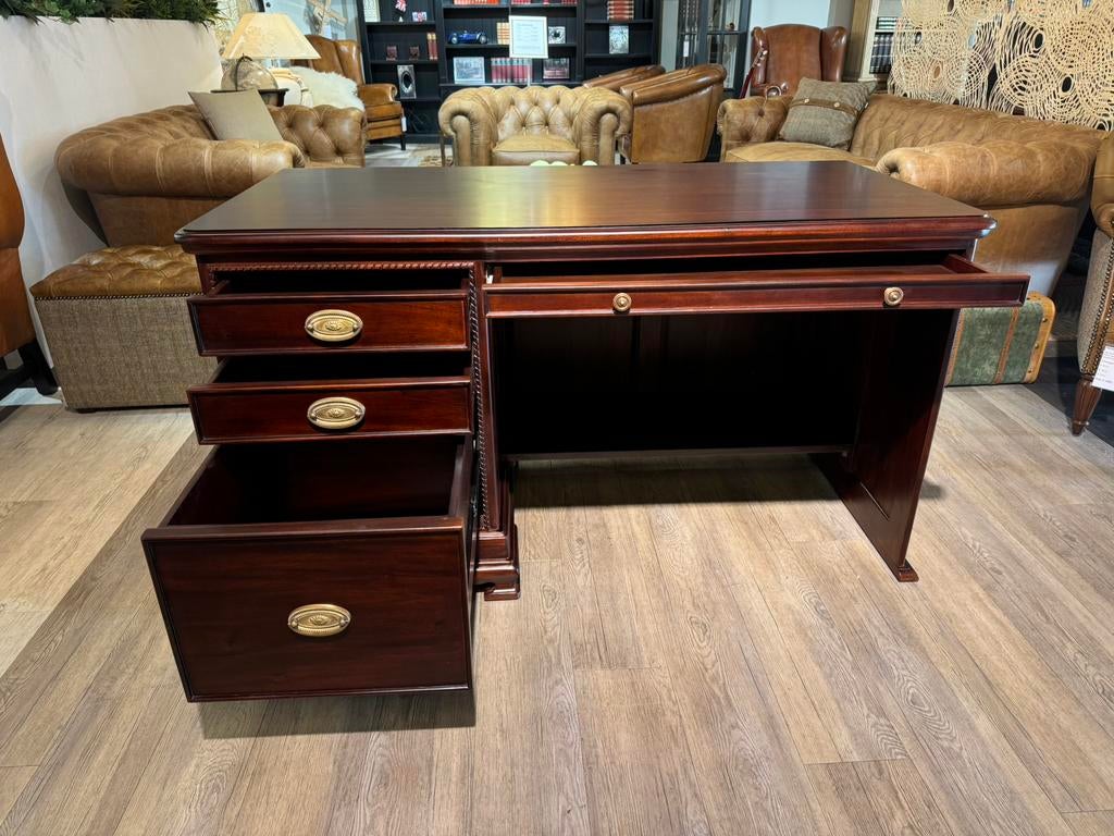 klassiek Engelse bureau in volledig mahonie hout, Huis en Inrichting, Bureaus, Ophalen of Verzenden