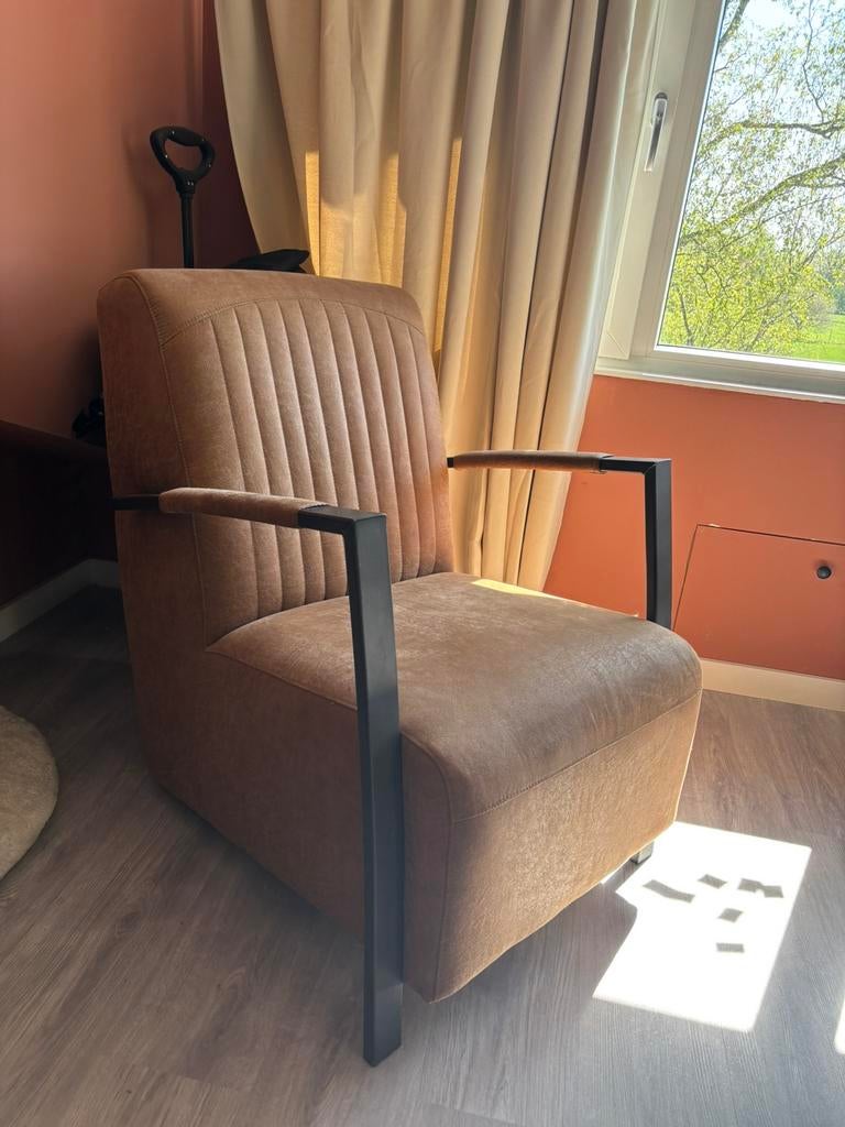 Cognac kleurige stoel, Ophalen, Zo goed als nieuw, 50 tot 75 cm, Leer