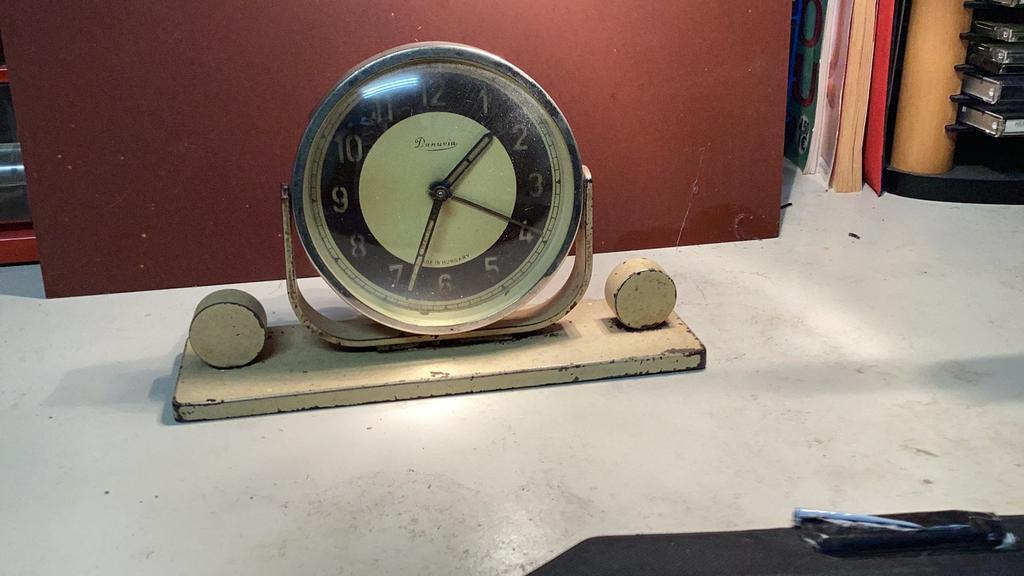 Twee Danuvia wekkers uit Hongarije plm 1950, Ophalen of Verzenden