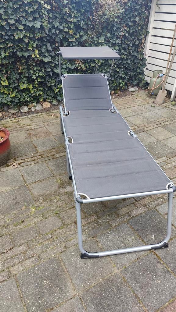 2 Ligbedden. Aluminium met textielen liggedeelte geen kussen, Ophalen of Verzenden, Gebruikt, Aluminium, Verstelbaar
