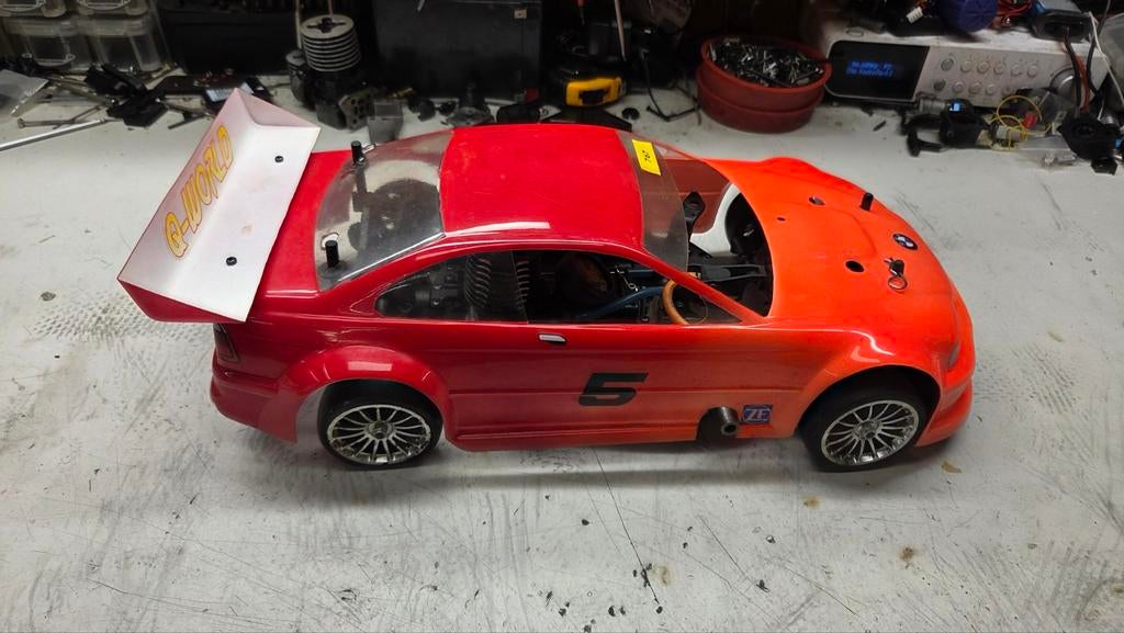 Te koop leuke kyosho, Hobby en Vrije tijd, Modelbouw | Radiografisch | Auto's, Gebruikt, Ophalen of Verzenden, Schaal 1:10, Auto onroad