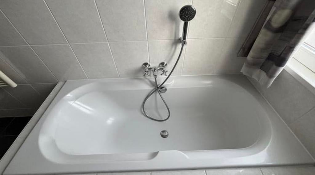 Bad 180 x 80cm inbouw bad nog in goede conditie, Doe-het-zelf en Verbouw, Sanitair, Ophalen, Zo goed als nieuw, Bad